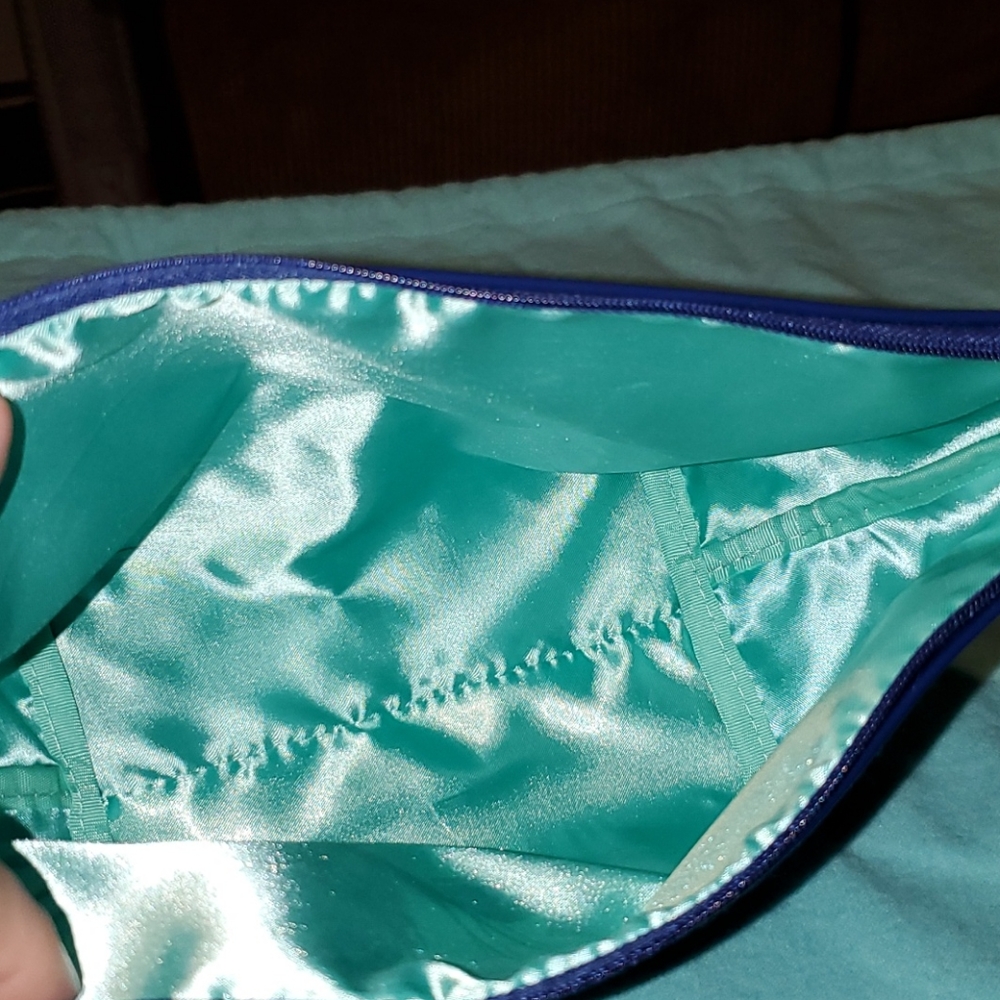 Make up bag - Picture 3 of 3
